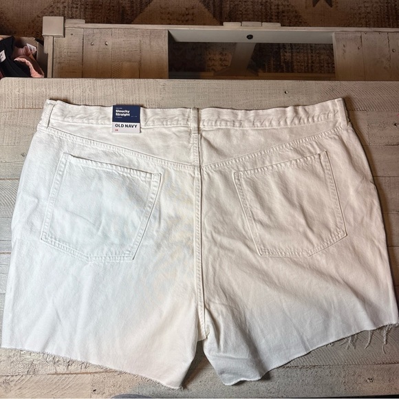 Old Navy Women 28 White High Rise Slouchy Straight Fray Raw Hem Denim Shorts - Picture 10 of 16